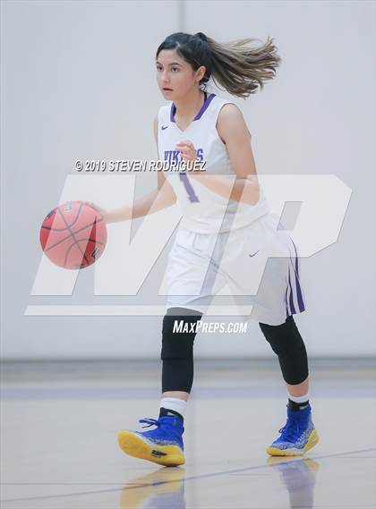 Thumbnail 3 in Amador vs. Johansen photogallery.