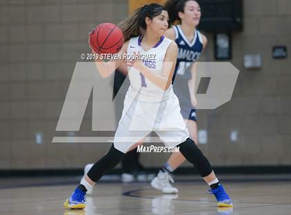Thumbnail 3 in Amador vs. Johansen photogallery.