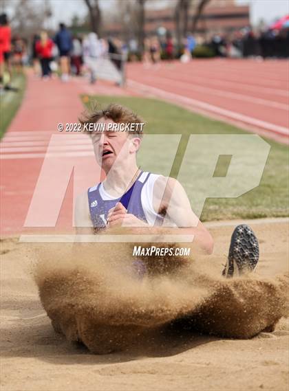 Thumbnail 2 in Pomona Invitational Boys Triple Jump photogallery.