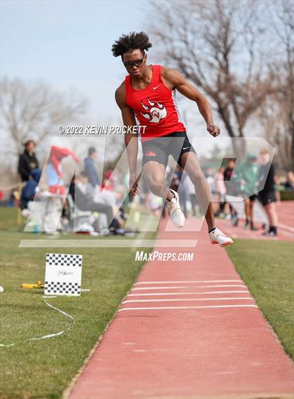 Thumbnail 2 in Pomona Invitational Boys Triple Jump photogallery.