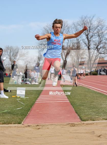 Thumbnail 2 in Pomona Invitational Boys Triple Jump photogallery.