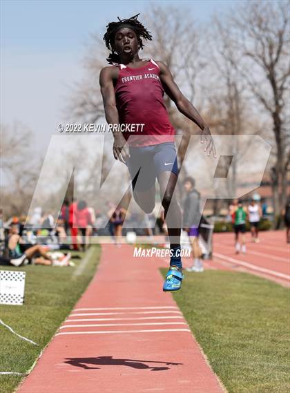 Thumbnail 2 in Pomona Invitational Boys Triple Jump photogallery.