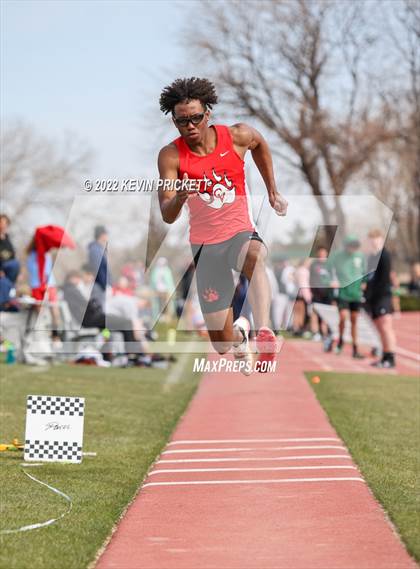 Thumbnail 1 in Pomona Invitational Boys Triple Jump photogallery.