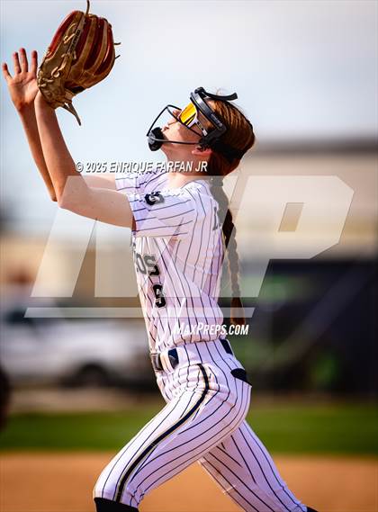 Thumbnail 2 in Northview vs. Los Osos (Sarah Cruz Memorial Tournament) photogallery.
