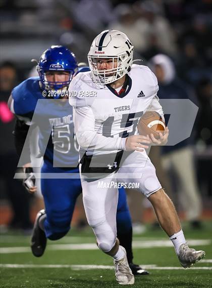 Thumbnail 3 in Hollidaysburg vs. Central Mountain photogallery.