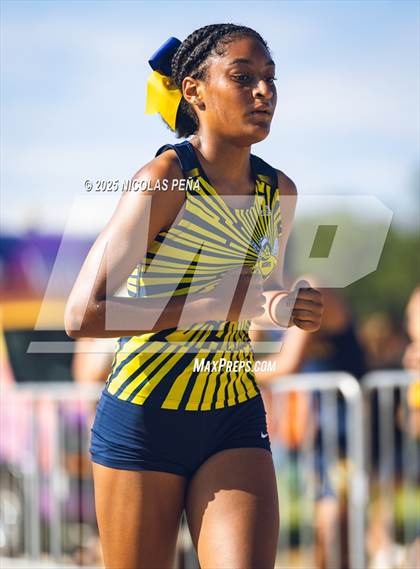Thumbnail 2 in St. Pius Super Cinco Meet photogallery.