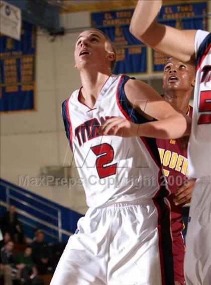 Thumbnail 1 in El Modena vs. Tesoro (O.C. North-South Challenge) photogallery.