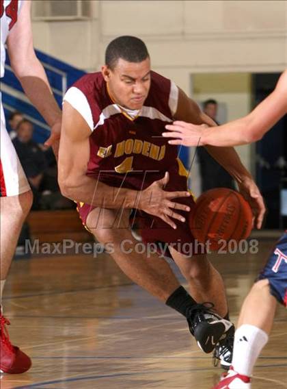 Thumbnail 3 in El Modena vs. Tesoro (O.C. North-South Challenge) photogallery.