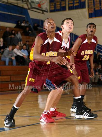 Thumbnail 3 in El Modena vs. Tesoro (O.C. North-South Challenge) photogallery.