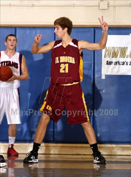 Thumbnail 2 in El Modena vs. Tesoro (O.C. North-South Challenge) photogallery.