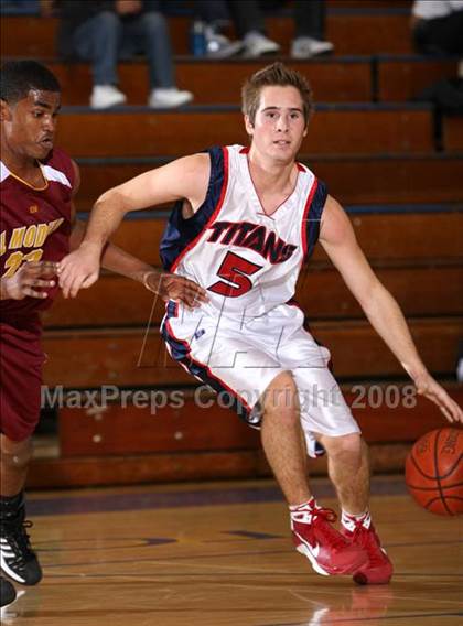 Thumbnail 1 in El Modena vs. Tesoro (O.C. North-South Challenge) photogallery.