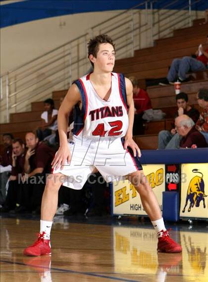 Thumbnail 1 in El Modena vs. Tesoro (O.C. North-South Challenge) photogallery.