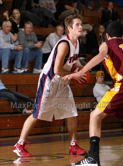 Thumbnail 2 in El Modena vs. Tesoro (O.C. North-South Challenge) photogallery.