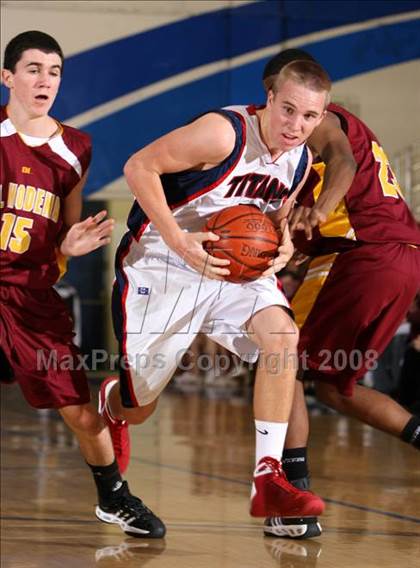 Thumbnail 1 in El Modena vs. Tesoro (O.C. North-South Challenge) photogallery.