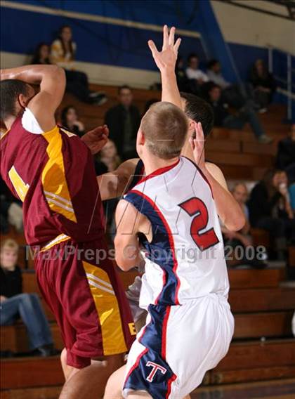 Thumbnail 1 in El Modena vs. Tesoro (O.C. North-South Challenge) photogallery.
