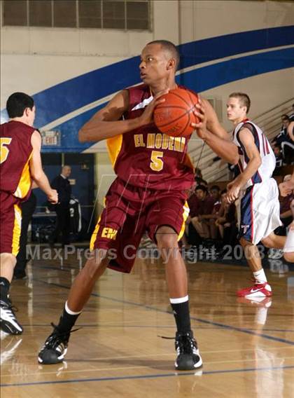 Thumbnail 2 in El Modena vs. Tesoro (O.C. North-South Challenge) photogallery.
