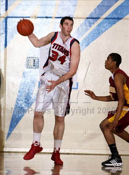 Thumbnail 3 in El Modena vs. Tesoro (O.C. North-South Challenge) photogallery.