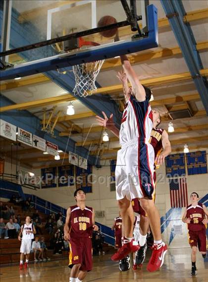 Thumbnail 2 in El Modena vs. Tesoro (O.C. North-South Challenge) photogallery.