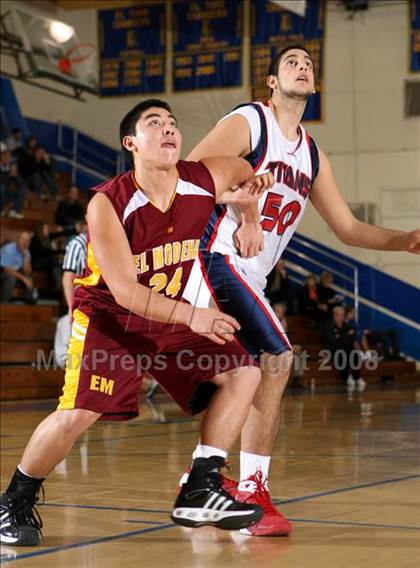 Thumbnail 3 in El Modena vs. Tesoro (O.C. North-South Challenge) photogallery.