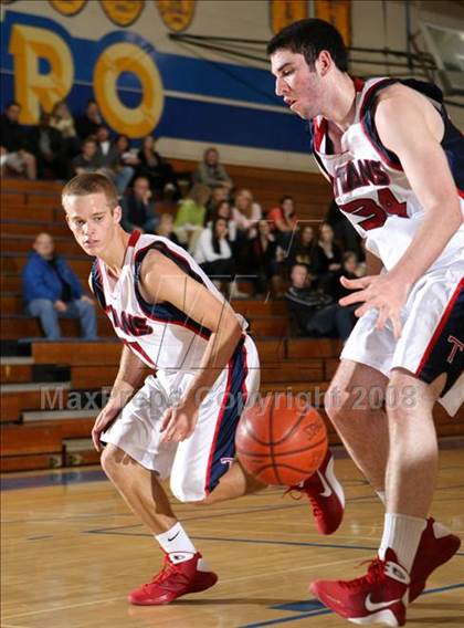 Thumbnail 2 in El Modena vs. Tesoro (O.C. North-South Challenge) photogallery.