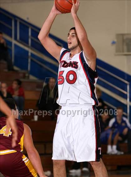Thumbnail 2 in El Modena vs. Tesoro (O.C. North-South Challenge) photogallery.