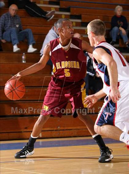 Thumbnail 1 in El Modena vs. Tesoro (O.C. North-South Challenge) photogallery.
