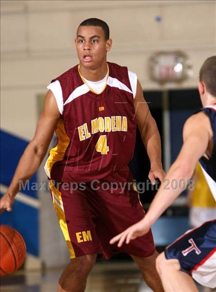 Thumbnail 1 in El Modena vs. Tesoro (O.C. North-South Challenge) photogallery.