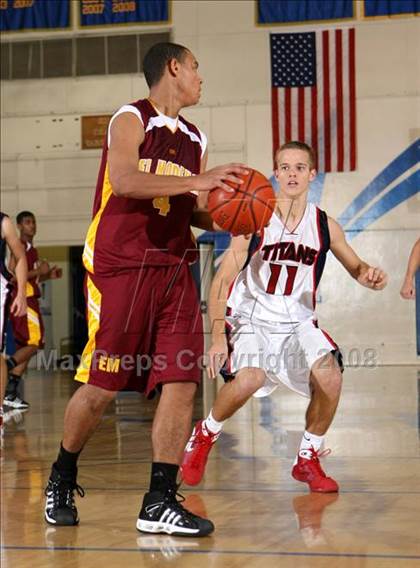 Thumbnail 1 in El Modena vs. Tesoro (O.C. North-South Challenge) photogallery.