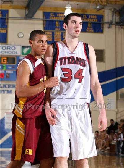 Thumbnail 2 in El Modena vs. Tesoro (O.C. North-South Challenge) photogallery.