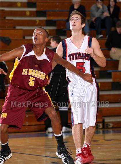 Thumbnail 2 in El Modena vs. Tesoro (O.C. North-South Challenge) photogallery.
