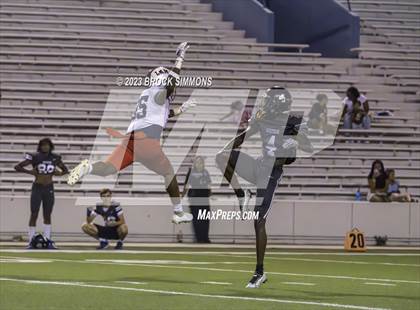 Thumbnail 1 in Lamar @ Westside photogallery.