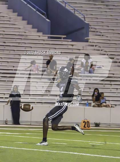 Thumbnail 3 in Lamar @ Westside photogallery.