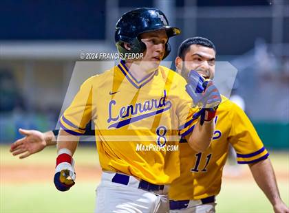 Thumbnail 3 in Lennard @ Sumner photogallery.
