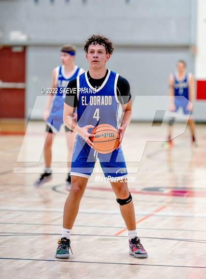 Thumbnail 1 in Grant vs. El Dorado (Cordova Christmas Classic) photogallery.