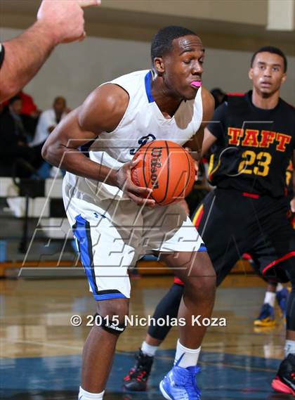Thumbnail 2 in Taft vs. Price (MLK Showcase) photogallery.
