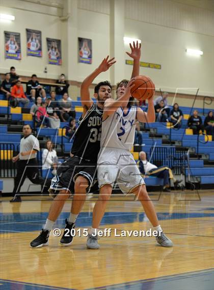 Thumbnail 3 in Tivy vs. United South photogallery.