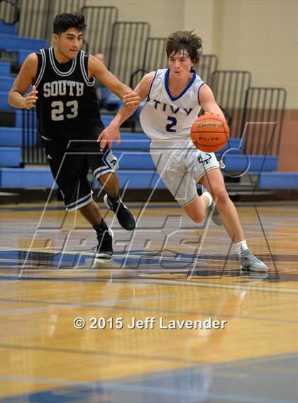 Thumbnail 1 in Tivy vs. United South photogallery.