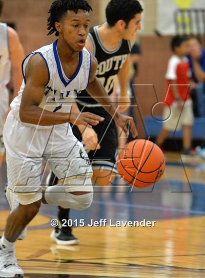 Thumbnail 2 in Tivy vs. United South photogallery.