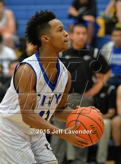 Thumbnail 1 in Tivy vs. United South photogallery.