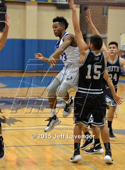 Thumbnail 1 in Tivy vs. United South photogallery.
