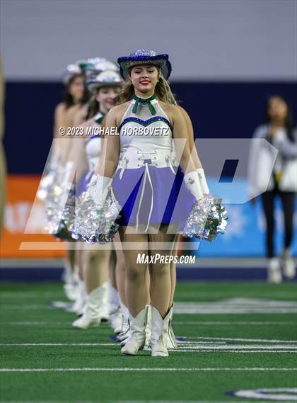 Thumbnail 3 in Reedy vs. Newman Smith (UIL 5A Football Bi-District) photogallery.