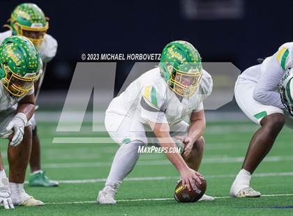 Thumbnail 1 in Reedy vs. Newman Smith (UIL 5A Football Bi-District) photogallery.