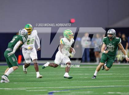Thumbnail 3 in Reedy vs. Newman Smith (UIL 5A Football Bi-District) photogallery.