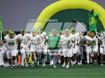 Thumbnail 3 in Reedy vs. Newman Smith (UIL 5A Football Bi-District) photogallery.
