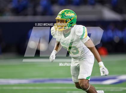 Thumbnail 3 in Reedy vs. Newman Smith (UIL 5A Football Bi-District) photogallery.
