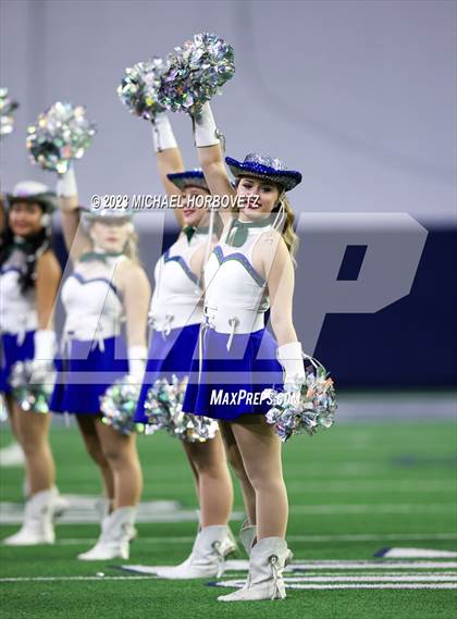 Thumbnail 3 in Reedy vs. Newman Smith (UIL 5A Football Bi-District) photogallery.