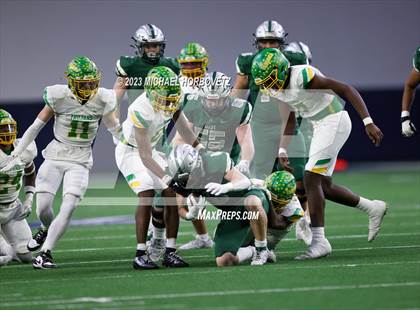 Thumbnail 1 in Reedy vs. Newman Smith (UIL 5A Football Bi-District) photogallery.