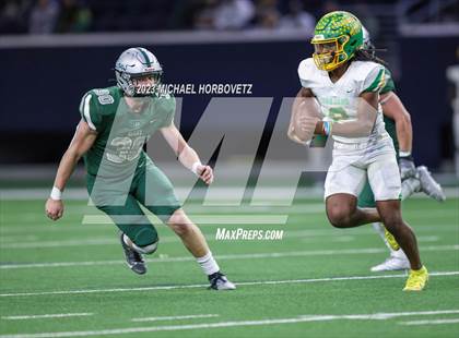 Thumbnail 2 in Reedy vs. Newman Smith (UIL 5A Football Bi-District) photogallery.