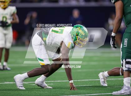 Thumbnail 3 in Reedy vs. Newman Smith (UIL 5A Football Bi-District) photogallery.