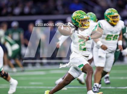 Thumbnail 3 in Reedy vs. Newman Smith (UIL 5A Football Bi-District) photogallery.